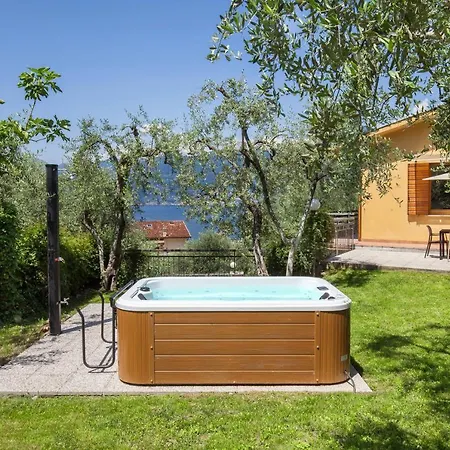 Carducci Villa Torri Del Benaco